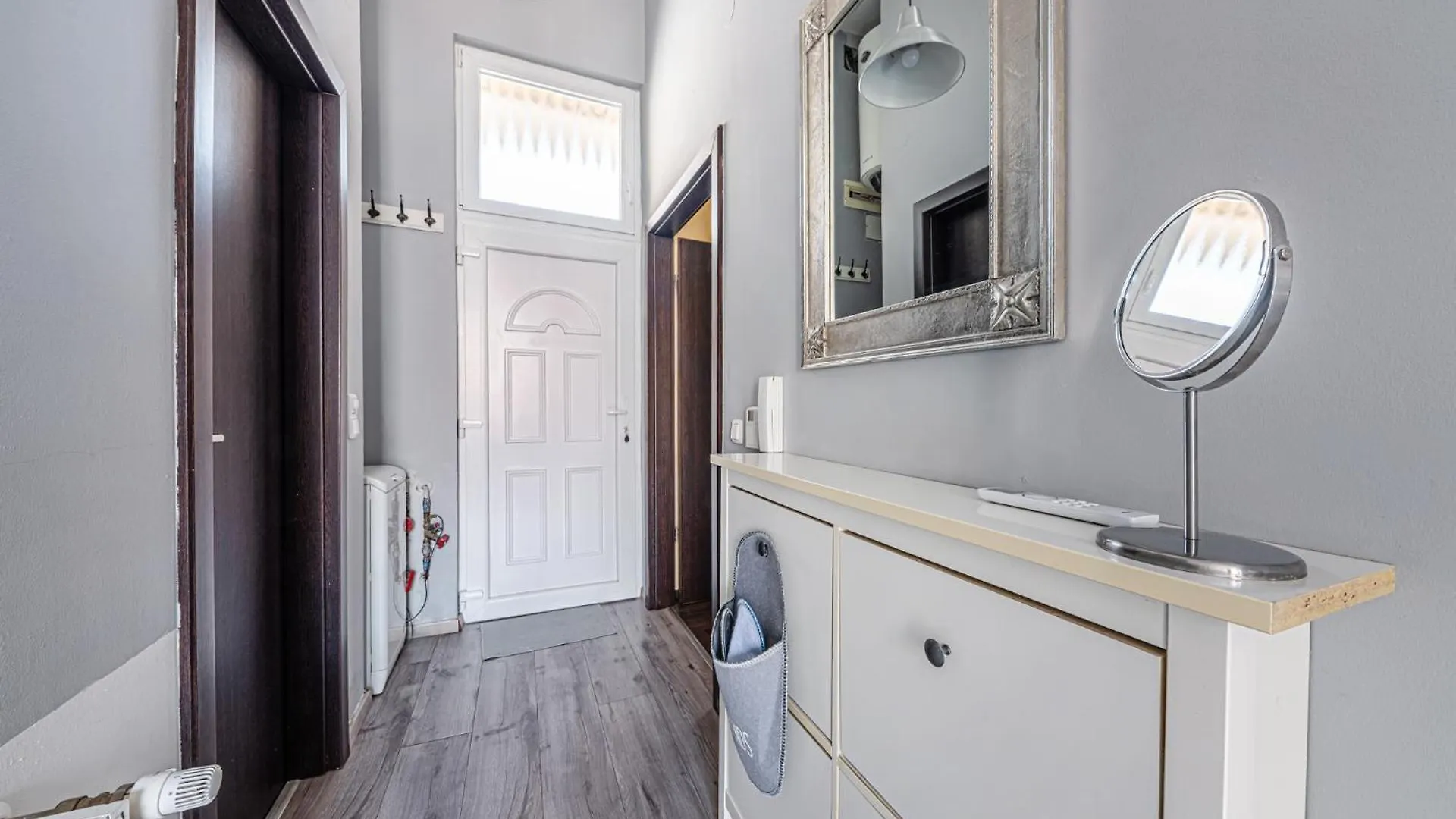 Gold Leaf Apartment In The City Center Budapest