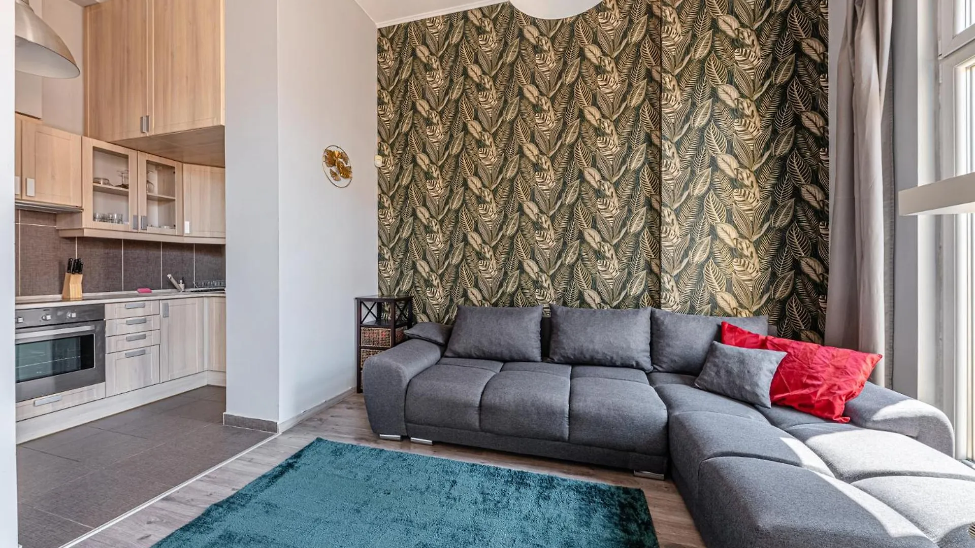 Gold Leaf Apartment In The City Center Budapest
