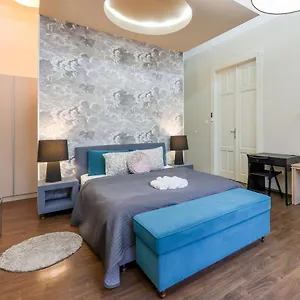  Apartamento Deluxe With 4bedrm 2 Bathrm