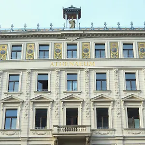 Albergue Maverick Athenaeum