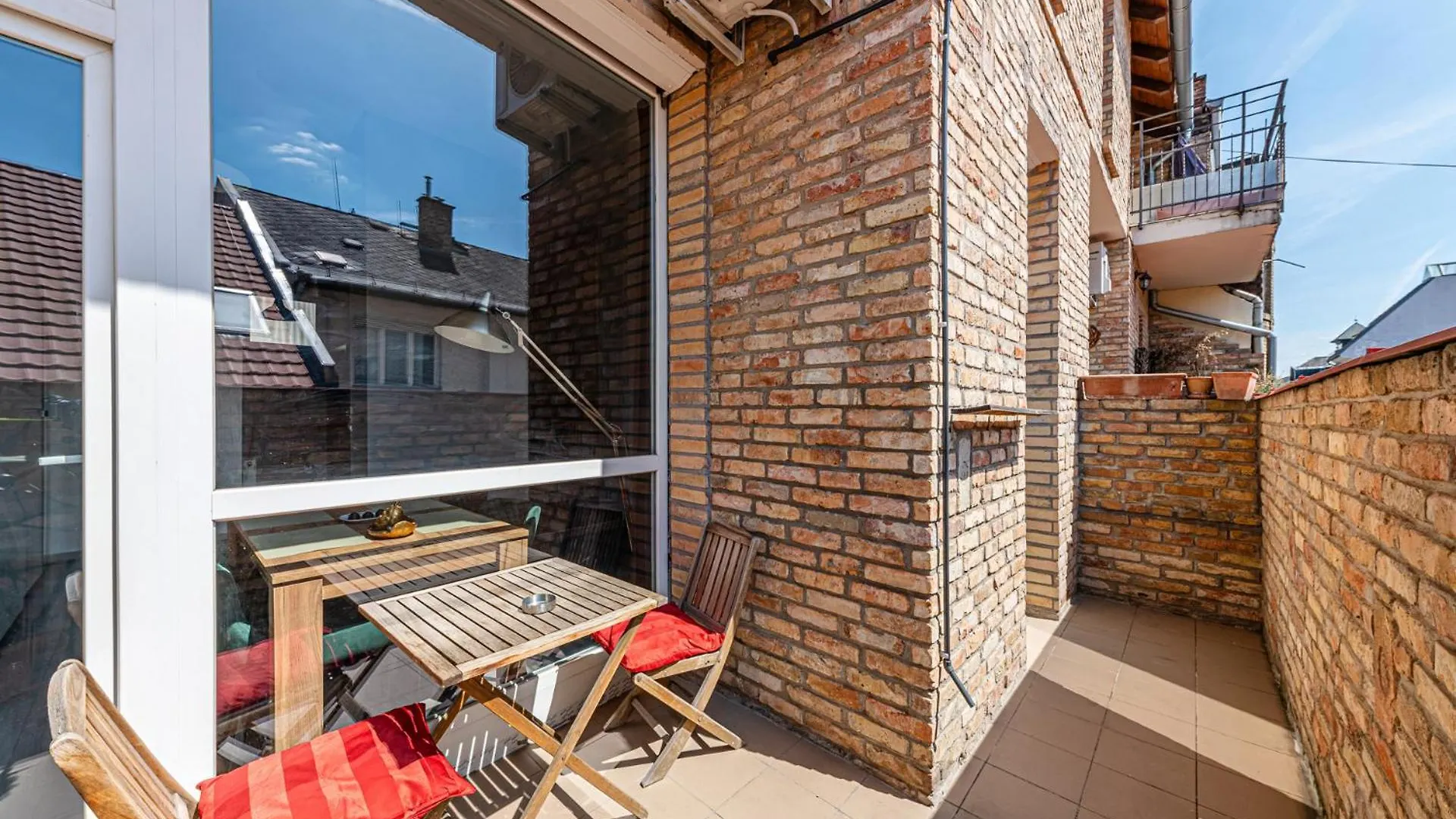 Gold Leaf Apartment In The City Center Budapest 0*,